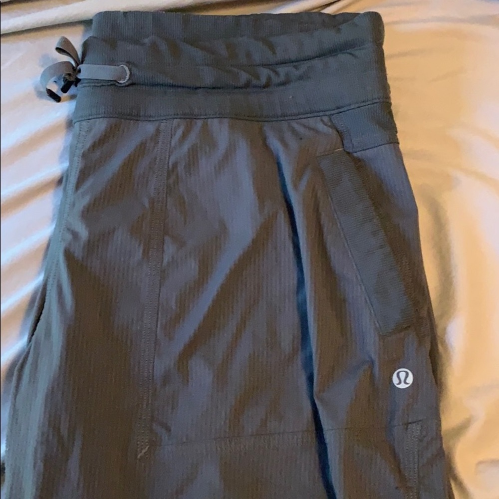 Lululemon studio pants (Capri/ankle) size 12